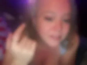 bldnhairblueyemilf