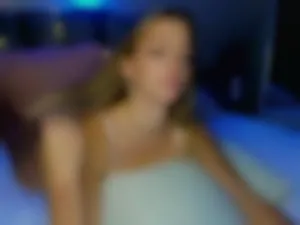elise__moon
