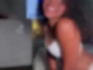 izzycheeks