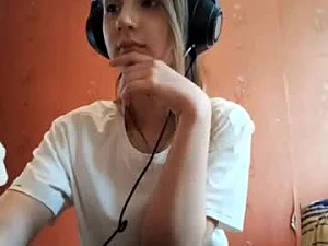 lucy_blush