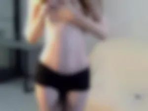 mia_pinkie