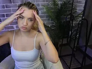 valeriesteele