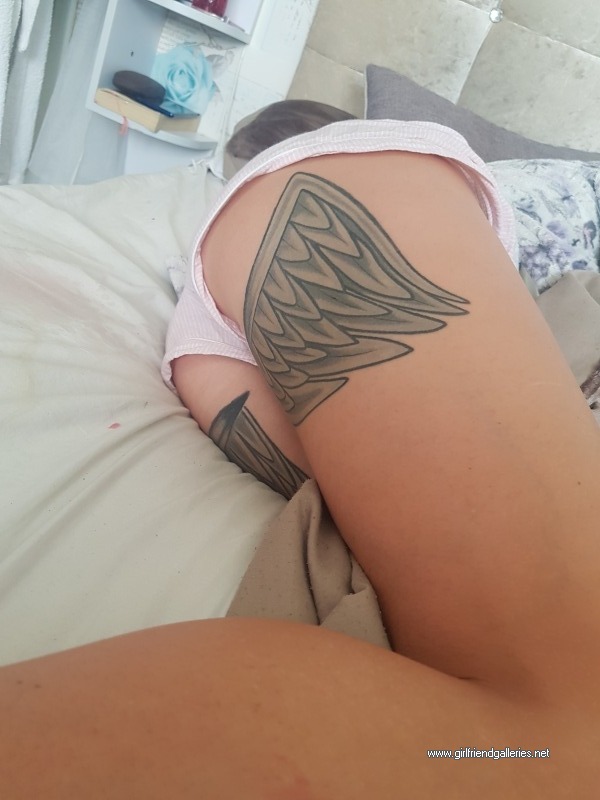Sexy tattooed wife