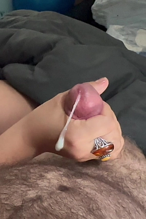 Fingering squirting pussy with handjob cumshot