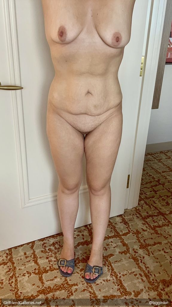 Tits, heels, pussy and ass 😈