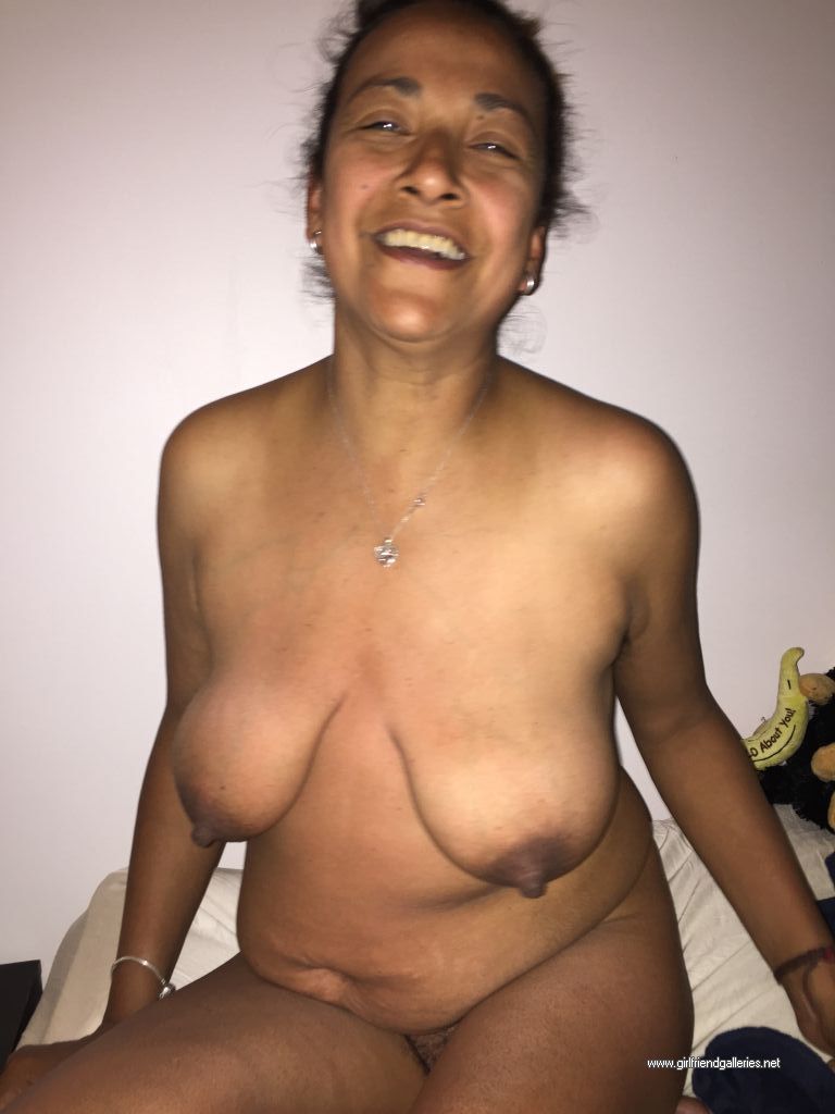 UK Hairy Pussy MILF