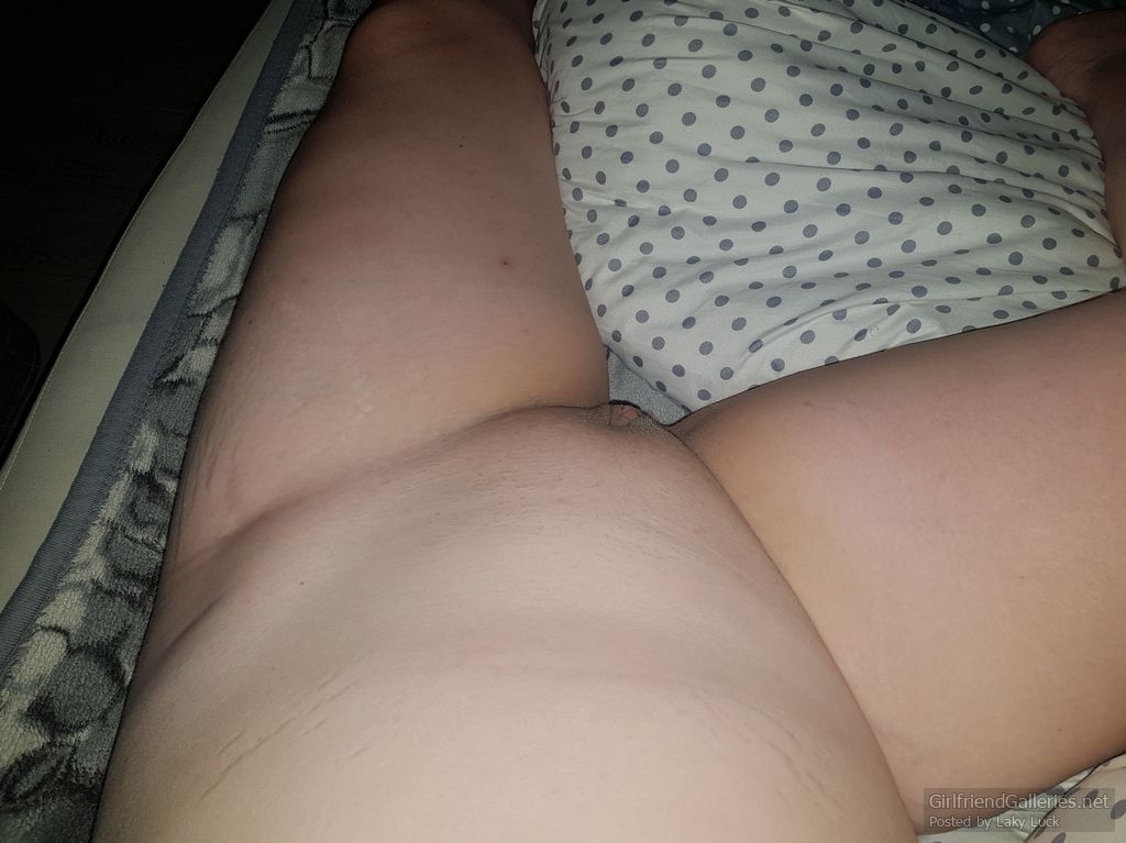 ...............my wife pussy.........