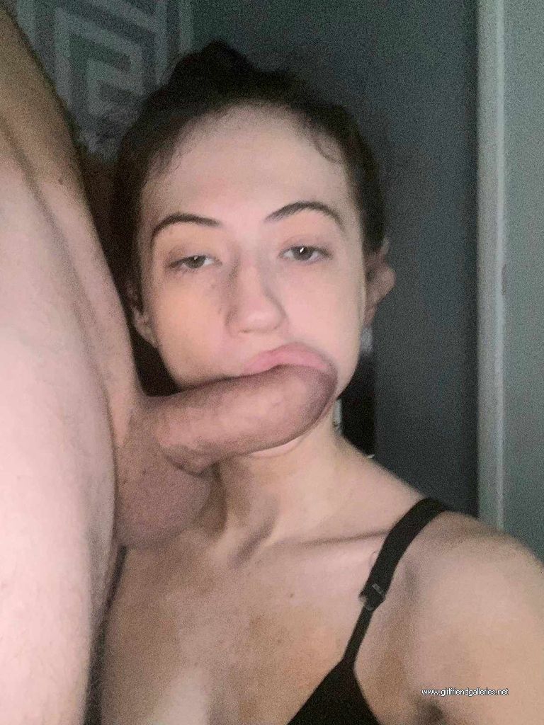 Uk slag sucking cock