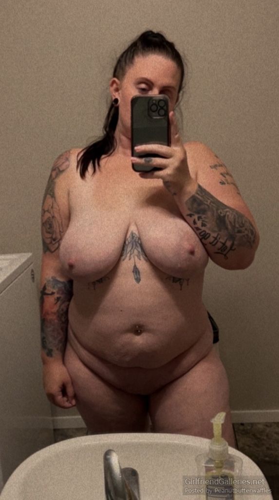 Hot tattooed amateur milf