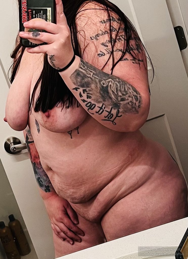 Hot tattooed amateur milf