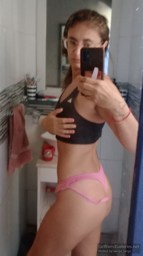 MILF selfshot in the mirror