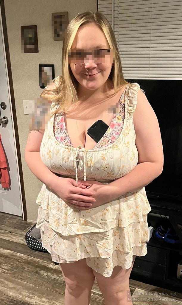 Wife’s beautiful natural chubby body