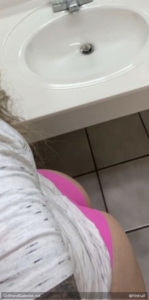 Loves taking pictures