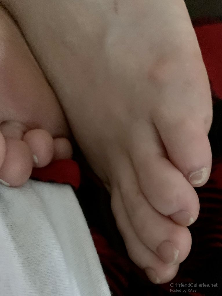 Amateur feet