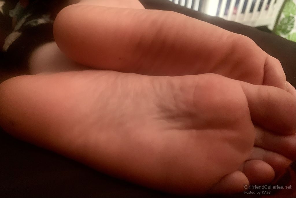 Amateur feet