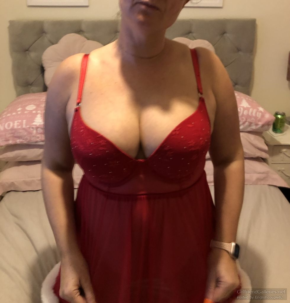 Random wife tits out