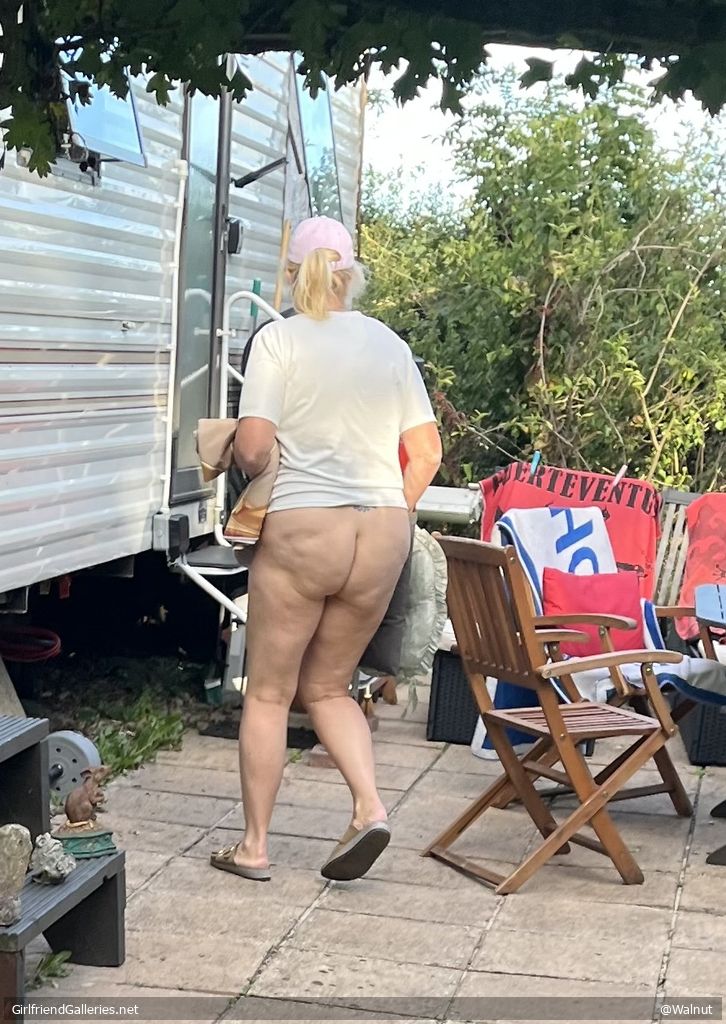 Flashing Nude