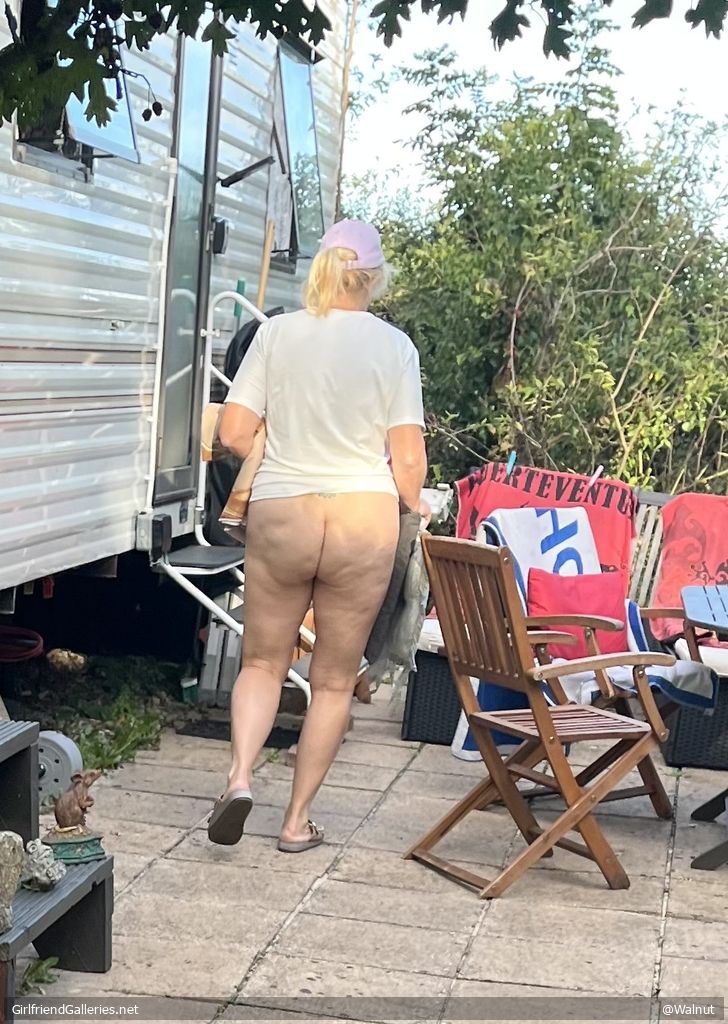 Flashing Nude