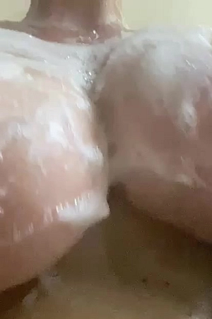 Titty shake