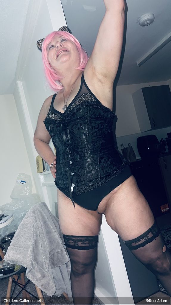 🌹 Rose dress up pink bunny