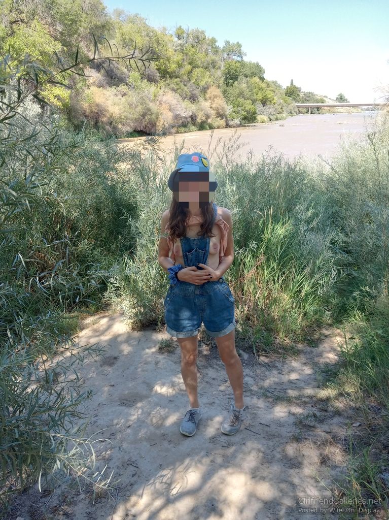 Random Hot Wife Pics