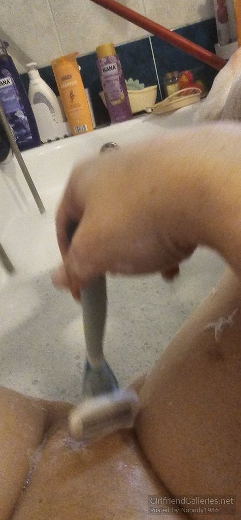 Shaving pussy gallery