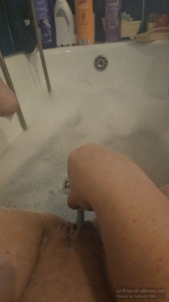 Shaving pussy gallery
