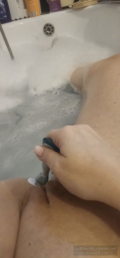 Shaving pussy gallery
