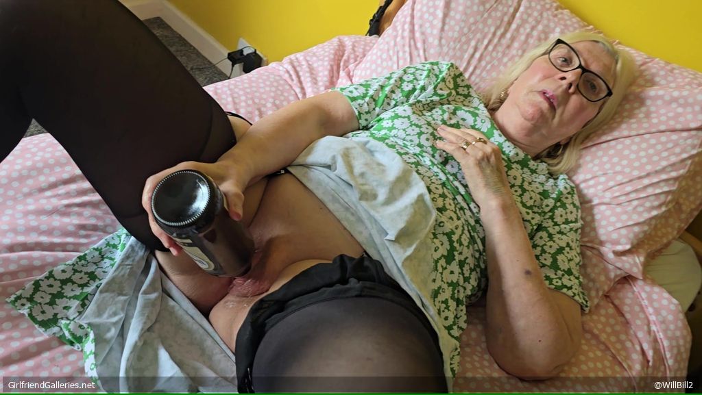 Val C feeds her puffy pussy