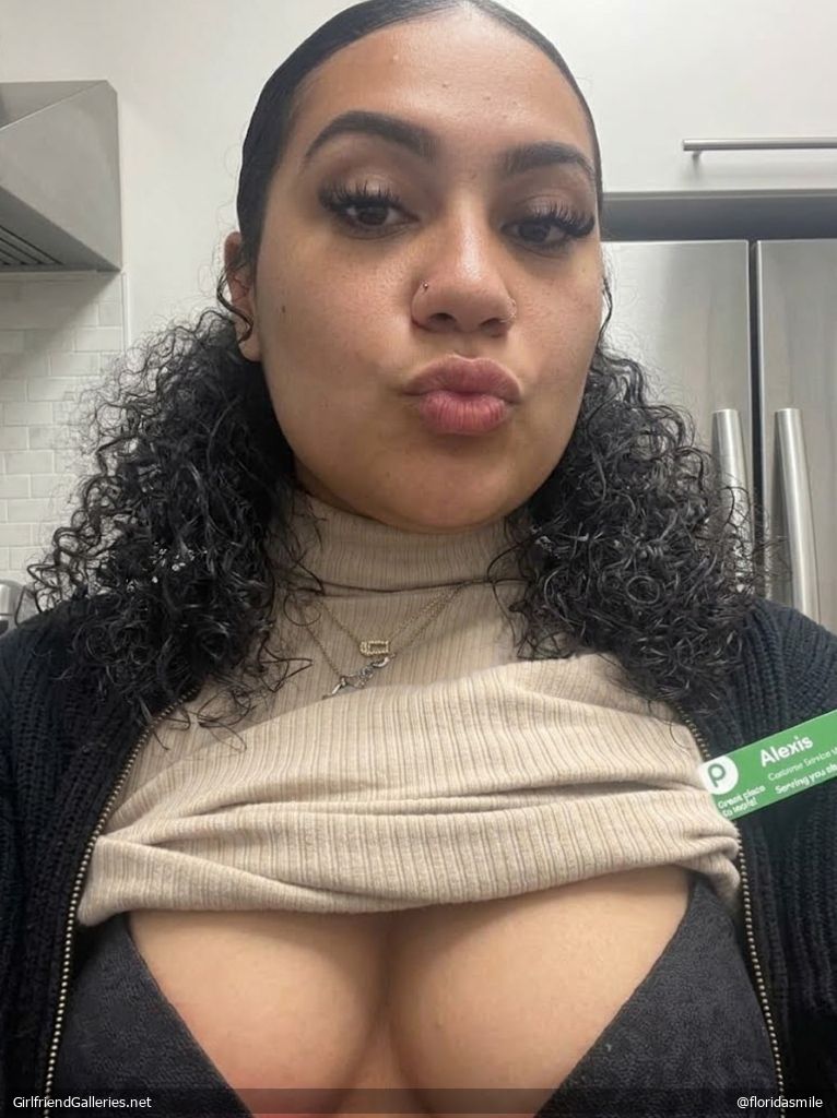 Pretty lightskin girlfriend exposed