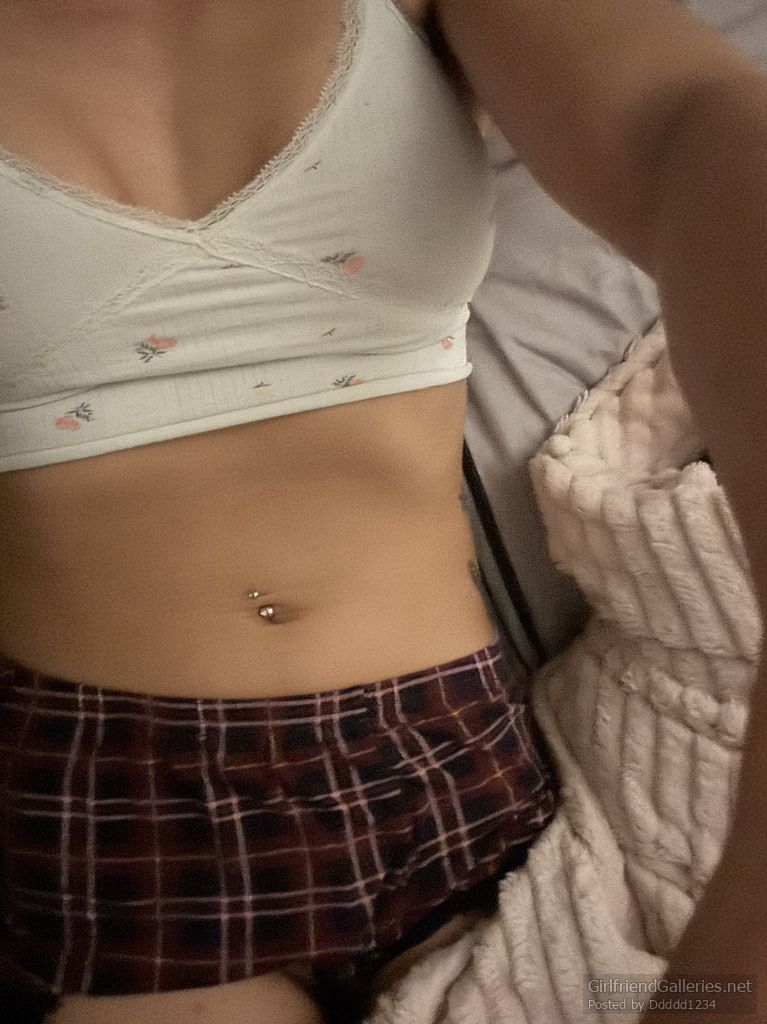 Just a few quick snaps so horny x