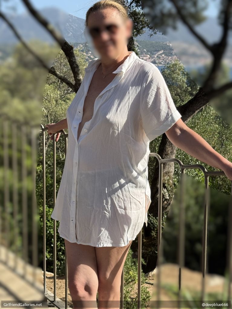 Holiday hot posing