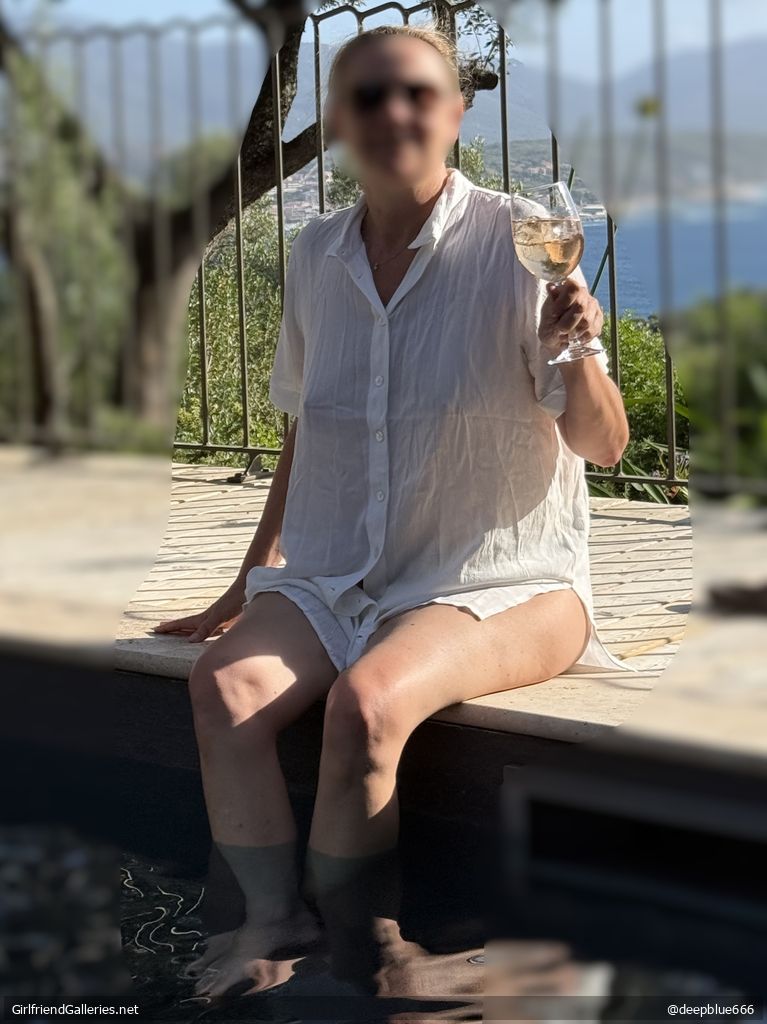 Holiday hot posing
