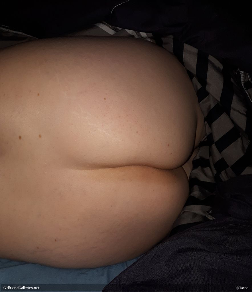 More of the wife's ass