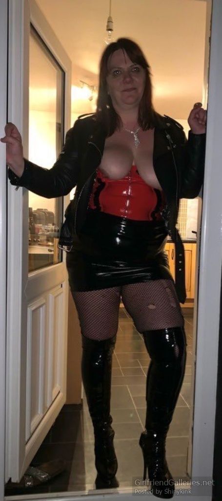 PVC LATEX CUMSLUT WIFE