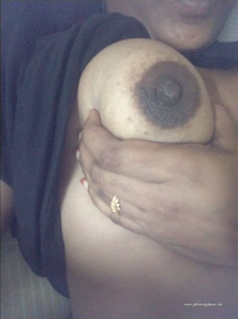 Indian gf flashing boobs