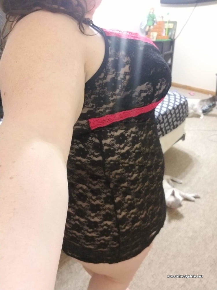 31yo Shy and Slutty girlfriend and mommy of 2