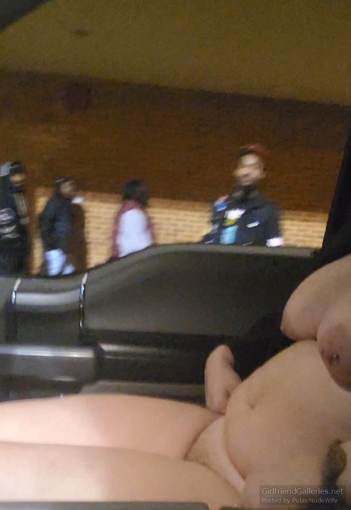 PublicNudeWife Naked in the Car