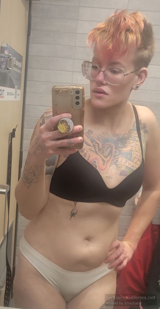 Does nudes in a truck stop shower make me a lot lizard? 🤔