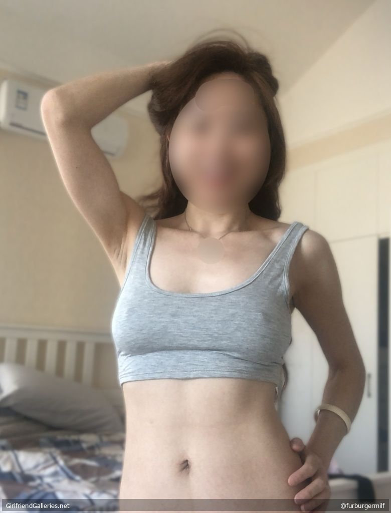 Pre nudity: Bikini and Pokies
