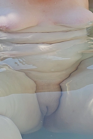 Footjob in the Pool