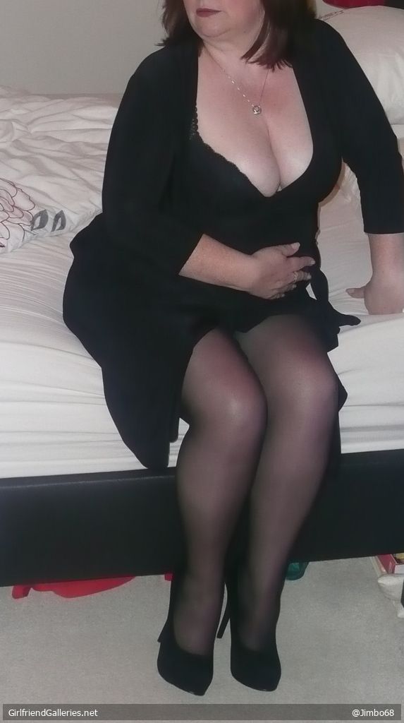 New UK Couple here - First Pics