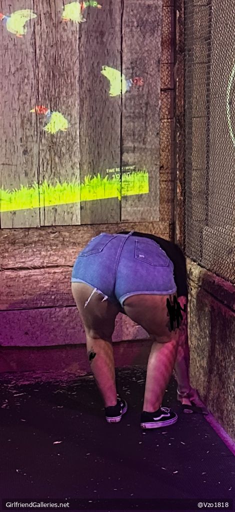 Wife’s (35) fat ass and meaty pussy