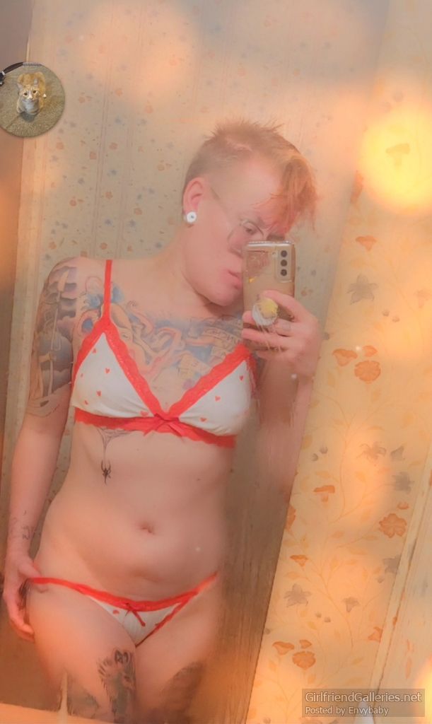 Got myself a new tattoo, treated you all with the new outfit