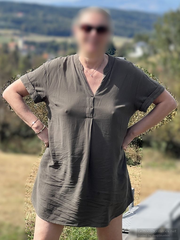 Pokies, braless and flashing