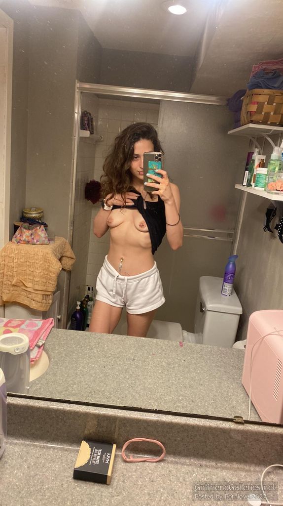Ash all topless/titty pics!