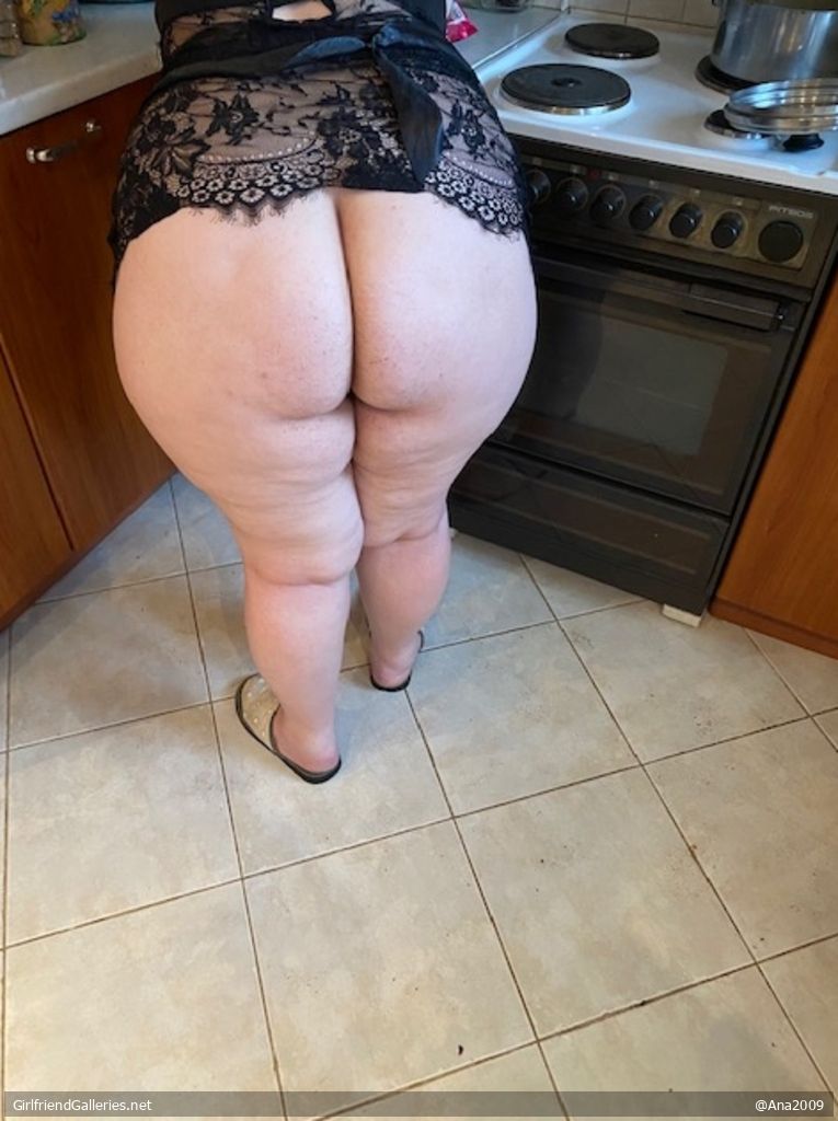 Esposa exhibicionista y sumisa