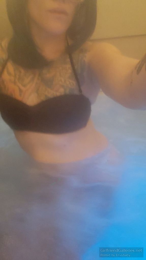 Hot tub play time..... Who wants to join🥵🥵🥵