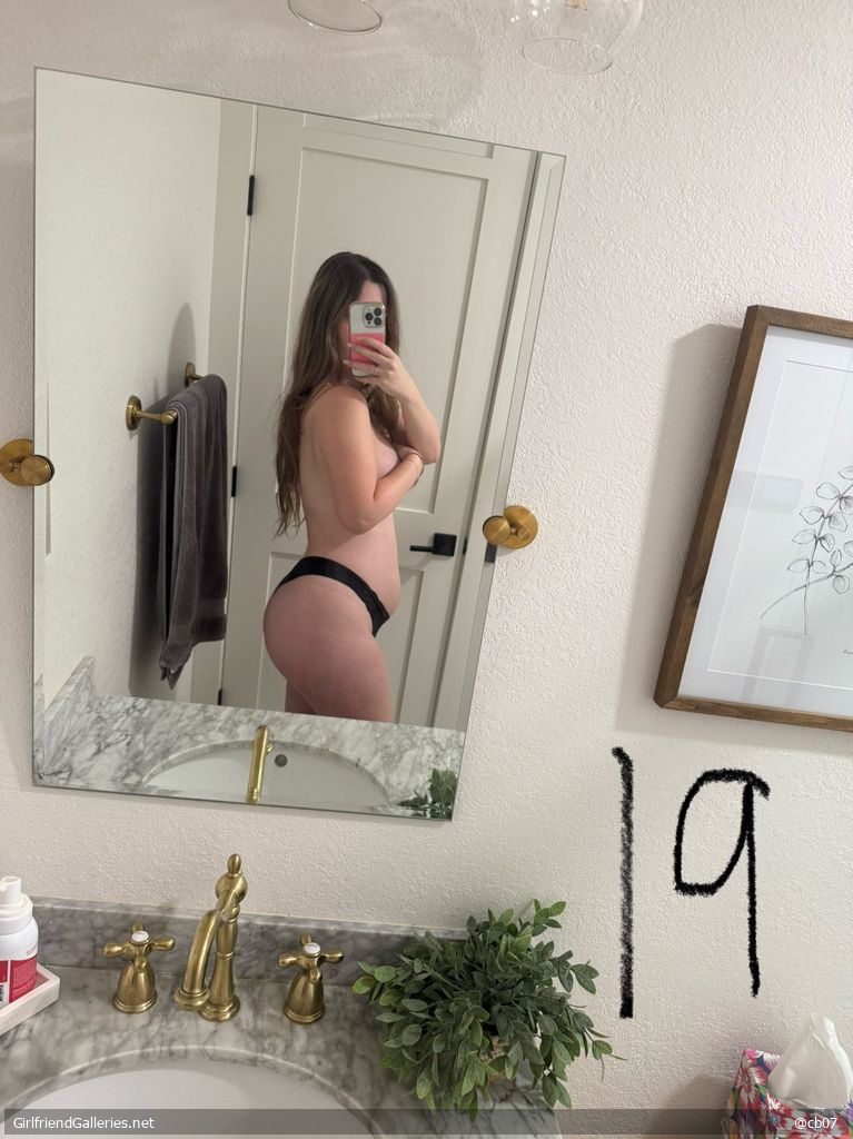 Wife pregnant pics