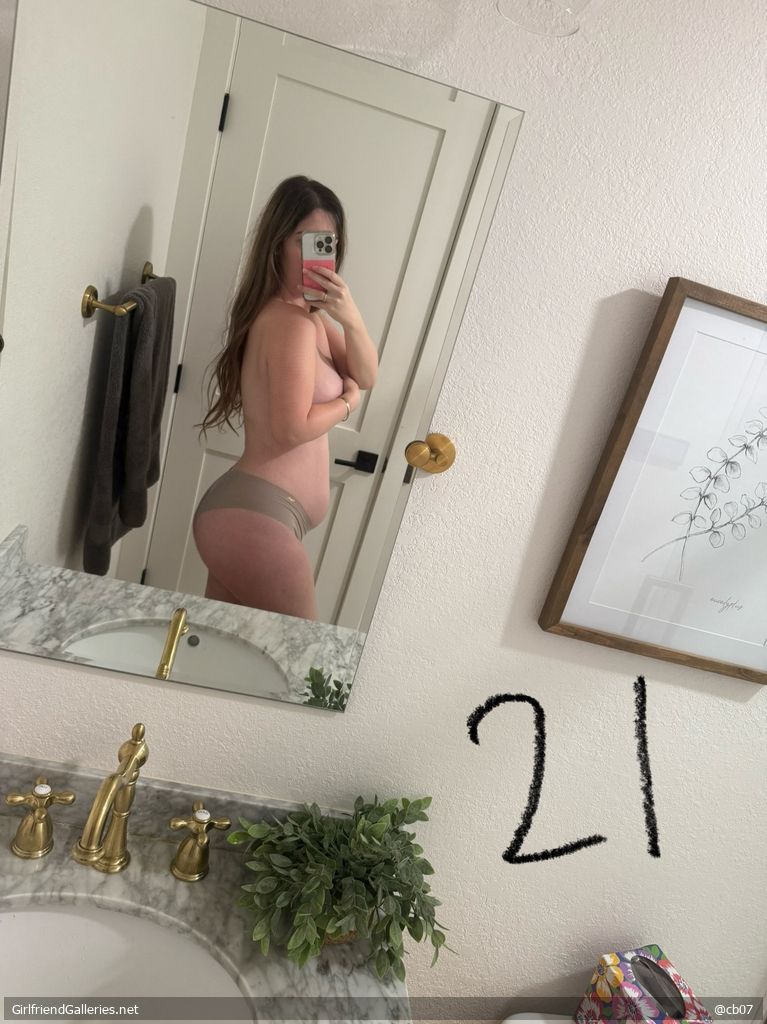 Wife pregnant pics
